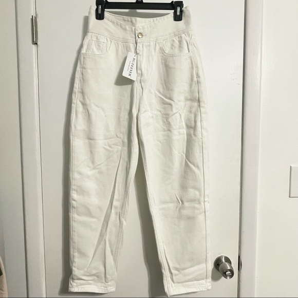 NWT Super High Waisted White Jeans - Picture 4 of 7